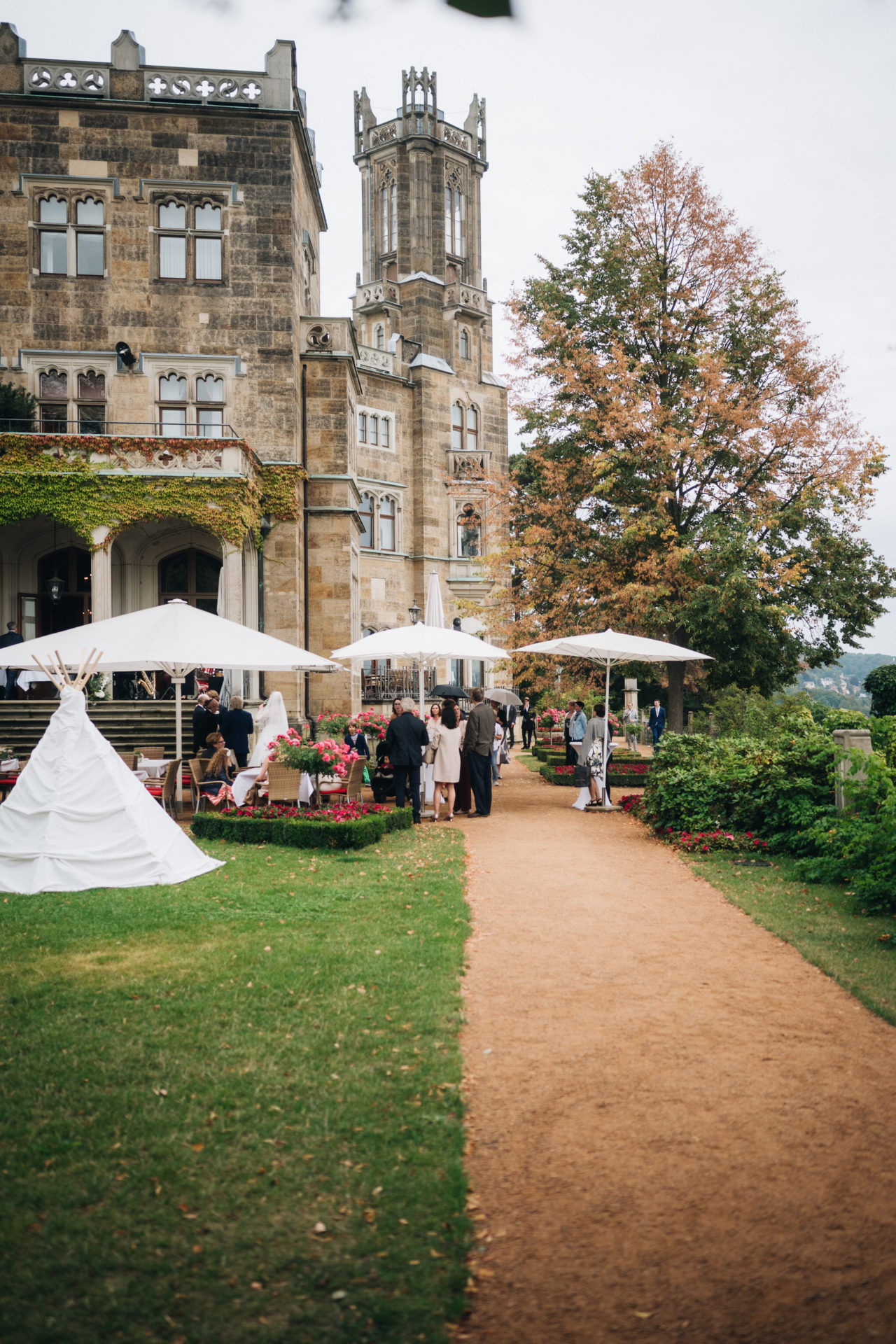 Schloss Eckberg Hochzeit 2 scaled