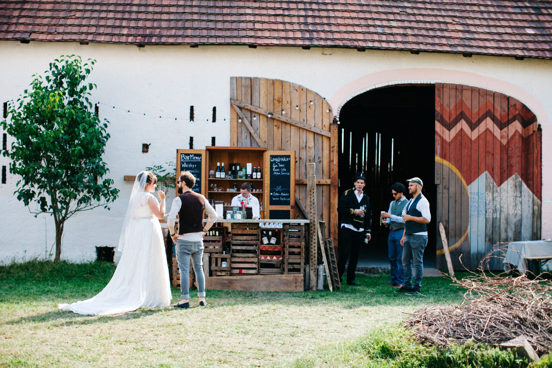 DIY Scheune Landhochzeit scaled