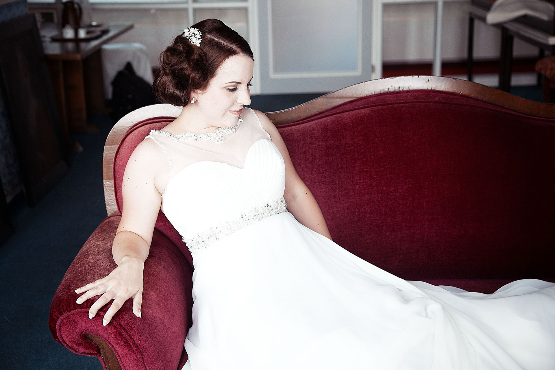 Fotoshooting auf Couch MottohochzeitNRW