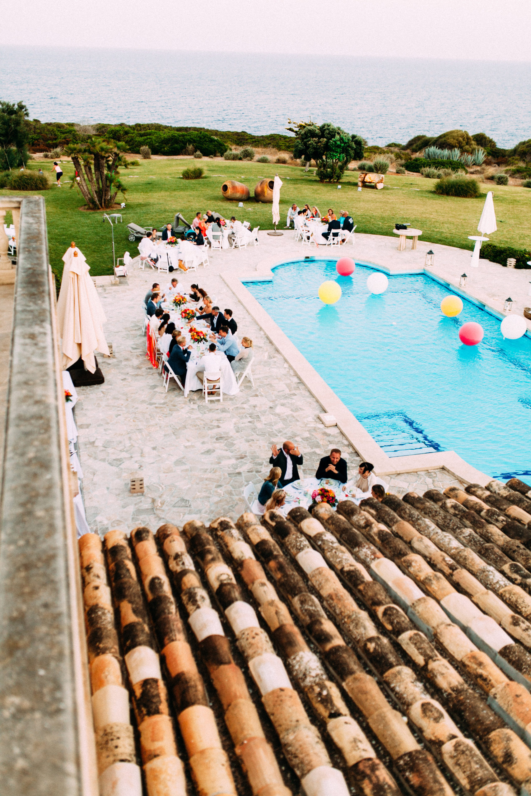 Hochzeitslocation mit Pool scaled