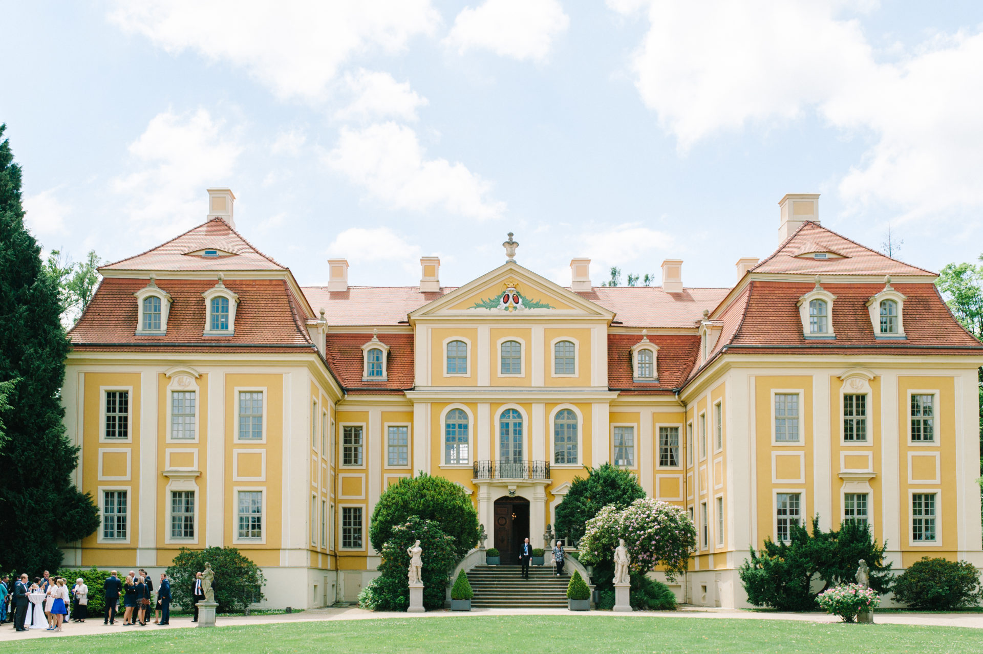 Schlosslocation Wedding scaled