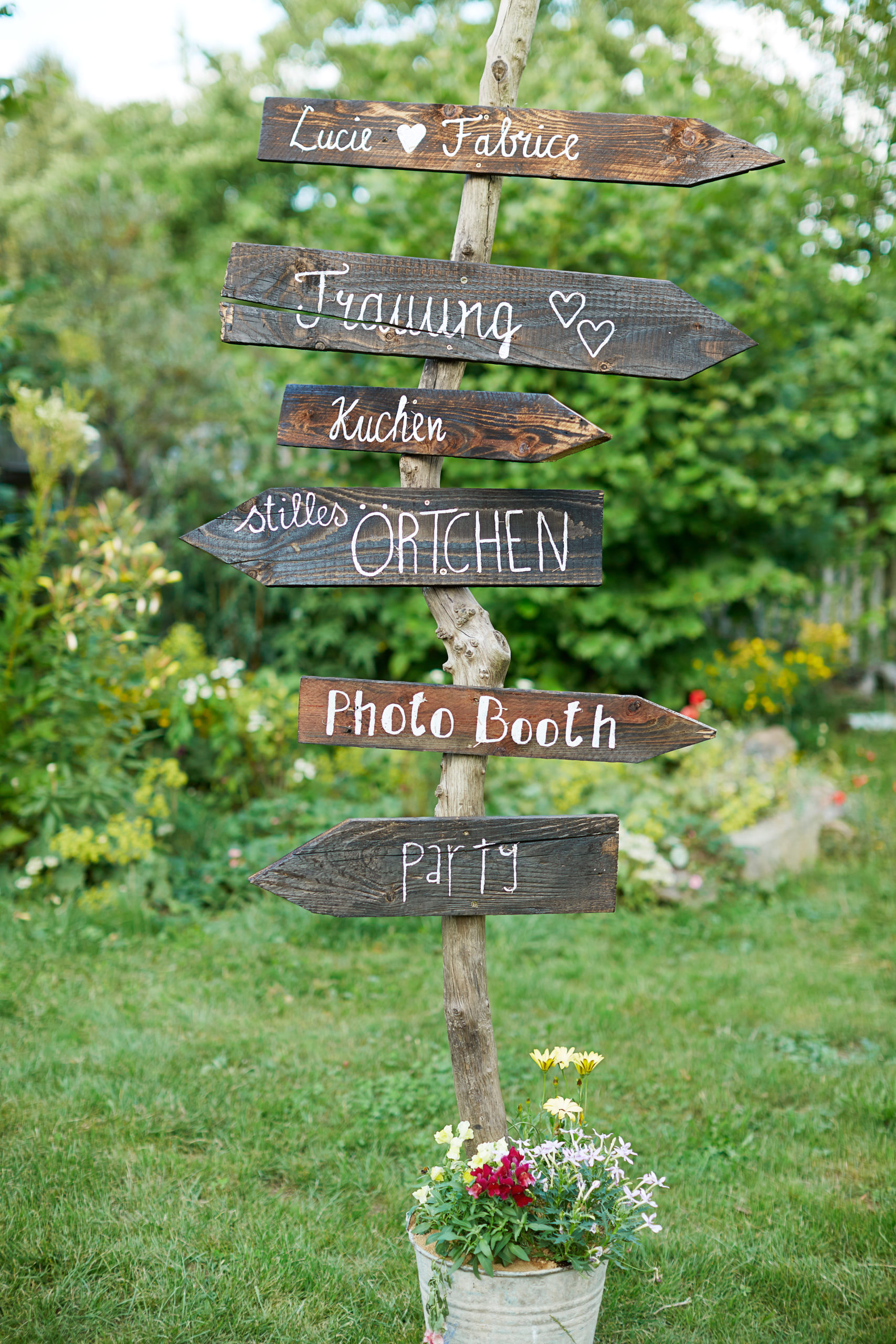 Wegweißer Hochzeit scaled