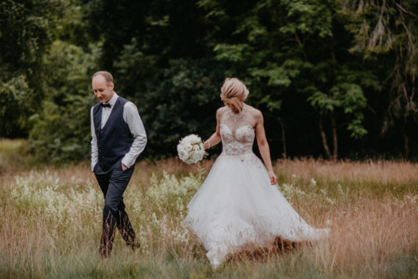 Brautpaar Waldhochzeit Landhochzeit