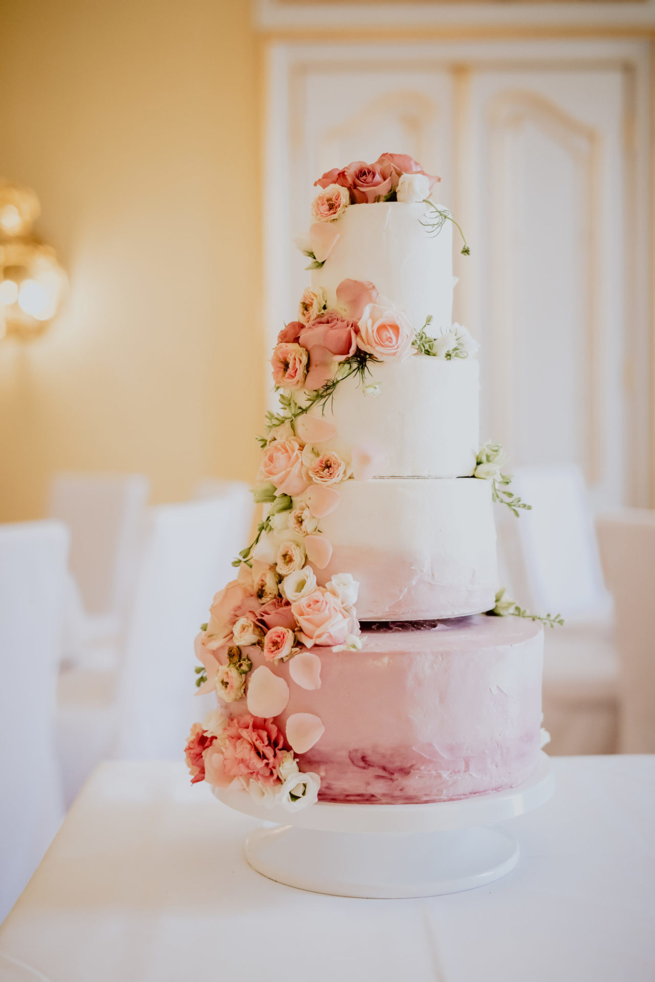 Hochzeitstorte das Dresdner Schokowerk Dresden scaled