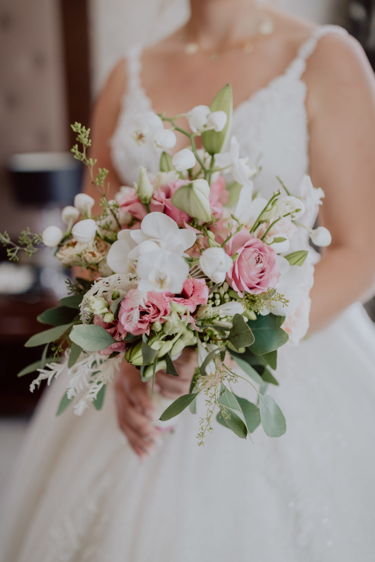 perfect bridal bouquet brautstrauss scaled